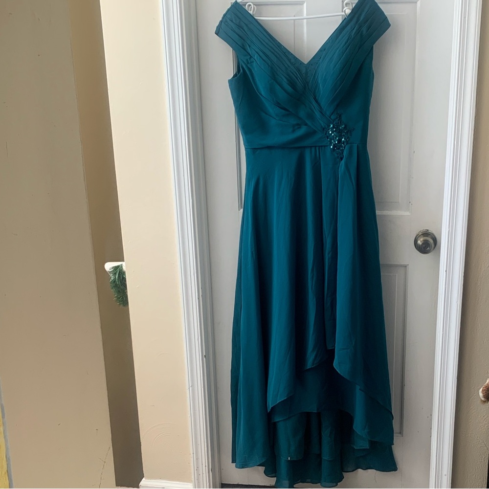Chic Green High and Low Never Worn Dress